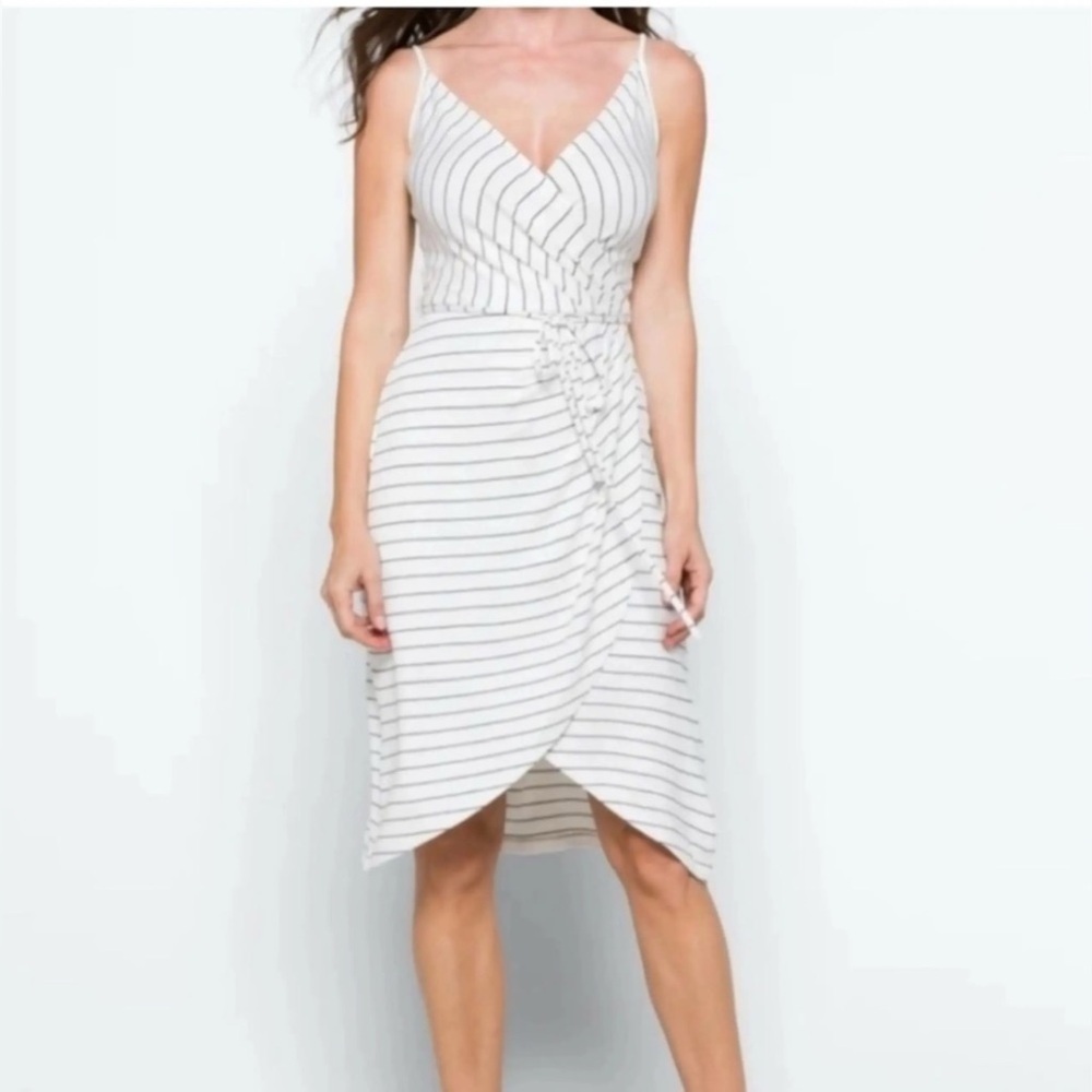 ✨ 41 Hawthorn Striped Wrap Dress